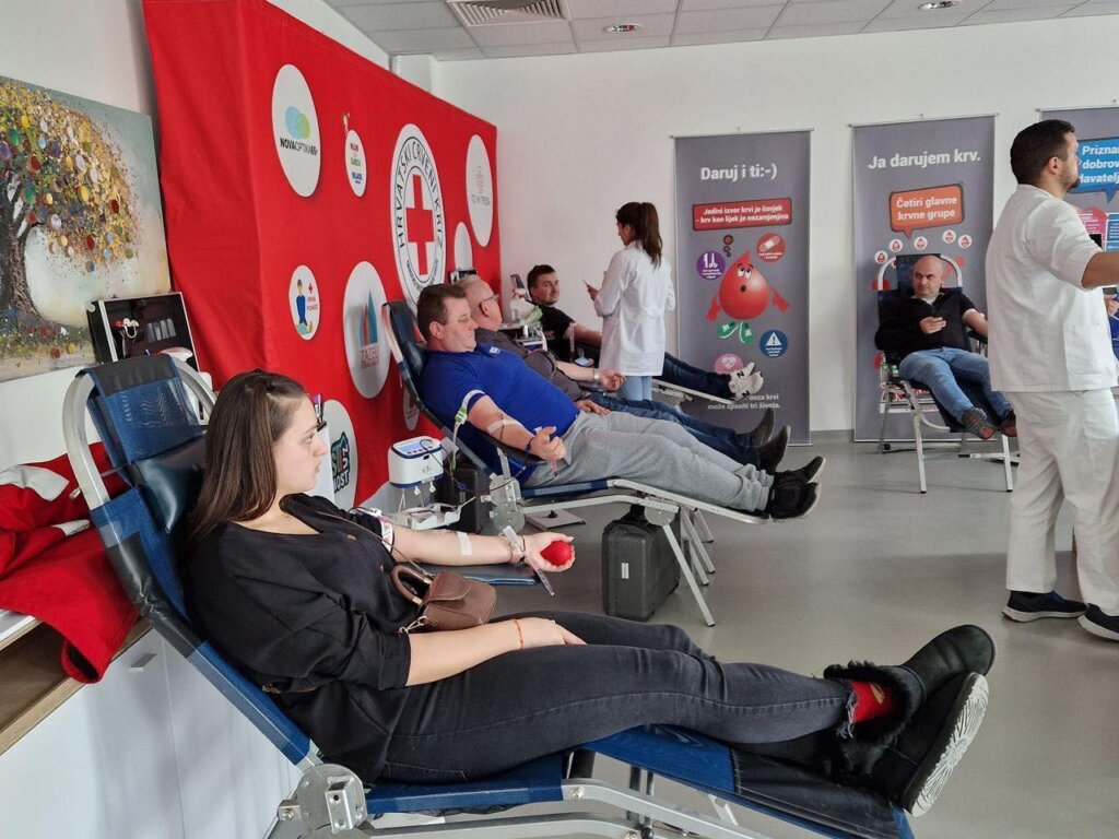 331227736_1197435944246439_229291063602720029_n