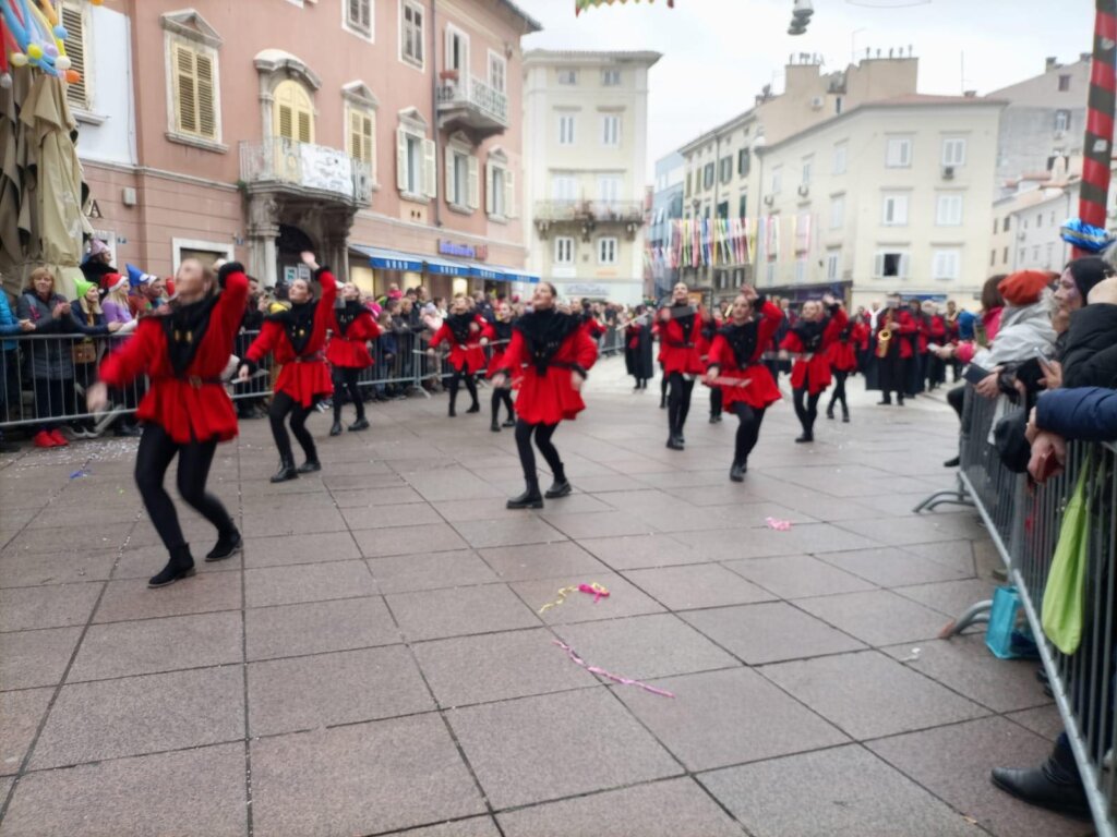 331786656_566863292151054_8229949748752200908_n