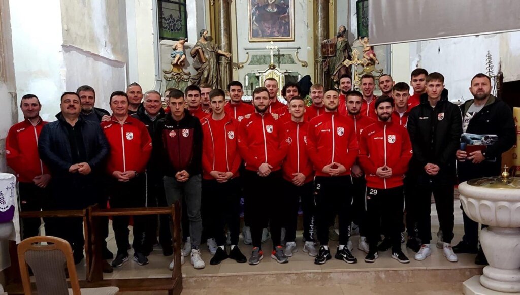 Vrbovečki nogometaši molitvom do uspješnijeg nastavka sezone