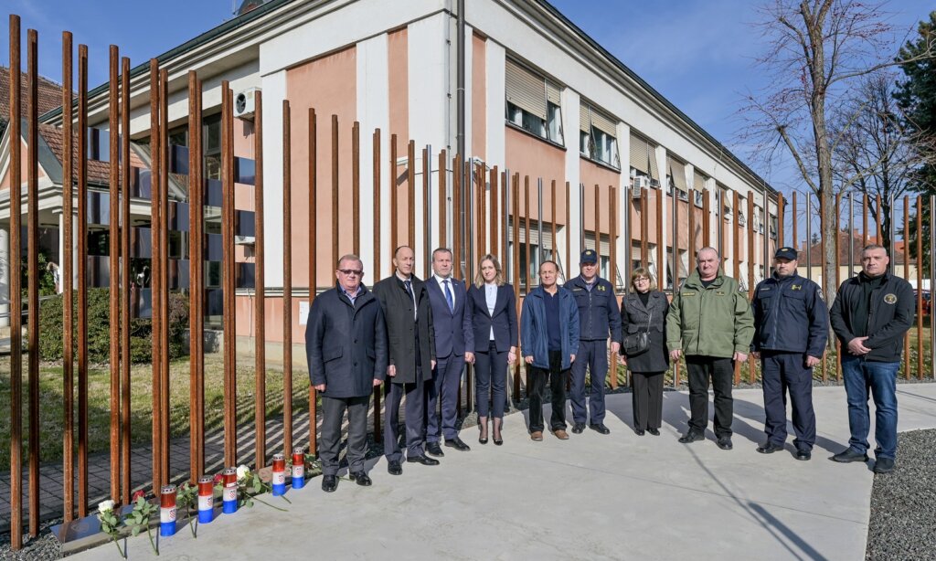 Izaslanstvo_Licko_senjske_zupanije (24)