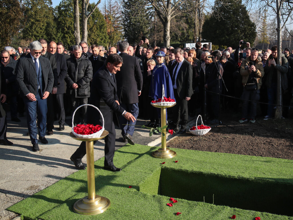 iro Bla evi pokopan u Aleji velikana na Mirogoju ispratile ga