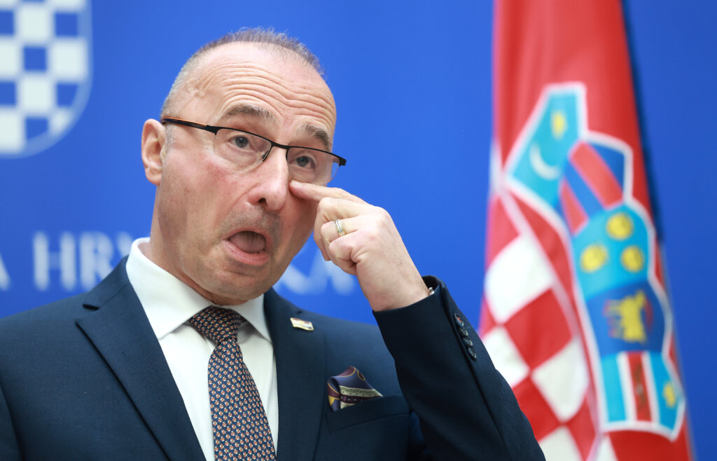 Zagreb: Gordan Grlić Radman komentirao puštanje osam Hrvata iz Ndole