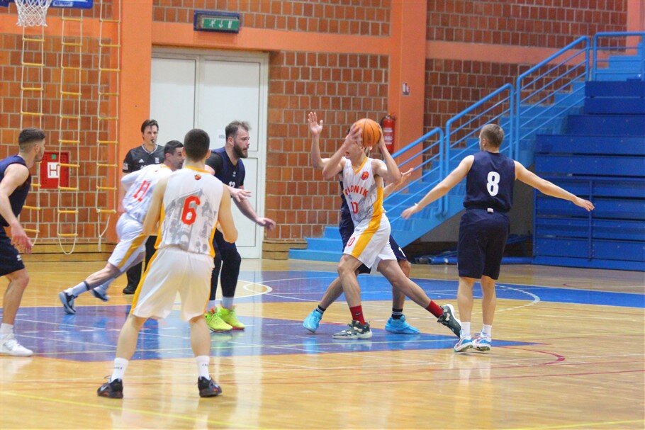 kosarka radnik labrada 16