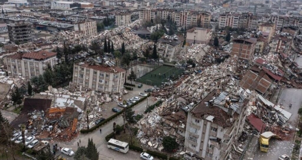 Jake kiše pogodile žrtve potresa u Turskoj, poplavljeni šatori