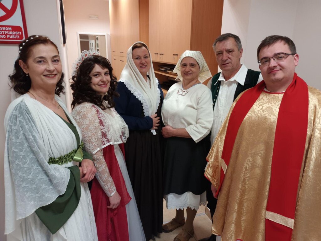 337724782_144951761844377_6764169923255715881_n