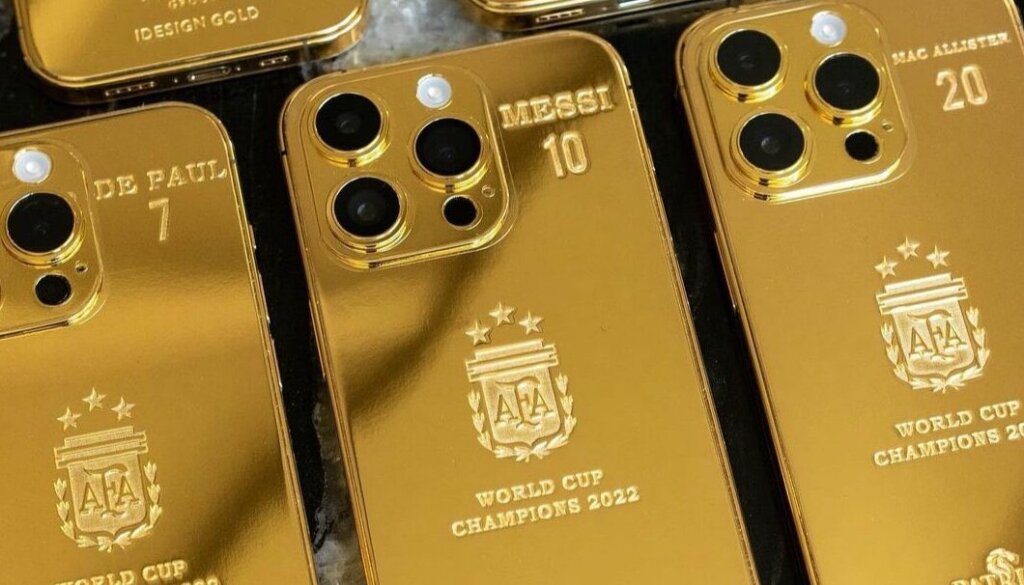 Messi cijeloj reprezentaciji poklonio zlatne mobitele