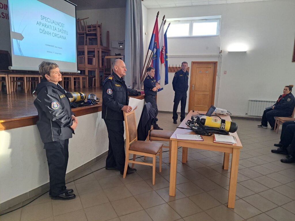 Vatrogasci s područja Koprivničko-križevačke županije započeli osposobljavanje za rad s izolacijskim aparatima