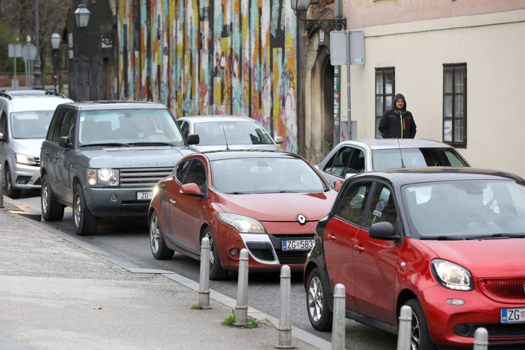 PODIVLJALO TRŽIŠTE / Iz garaže iselio automobil, uselit će podstanare: ‘500 eura nije previše’