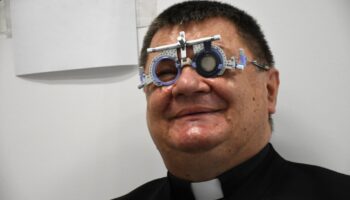 Bjelovar: U Tjednu oftalmologije očnom pregledu odazvali se župan Marušić i biskup Huzjak