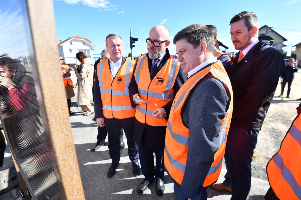 [VIDEO] Ministar Butković obišao radove na izgradnji kružnog toka u Gornjem Knegincu, najavio početak radova na brzoj cesti