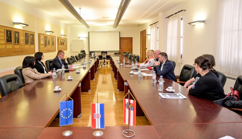 Varaždinski župan Anđelko Stričak održao sastanak s predsjednicima sindikata hitne medicine