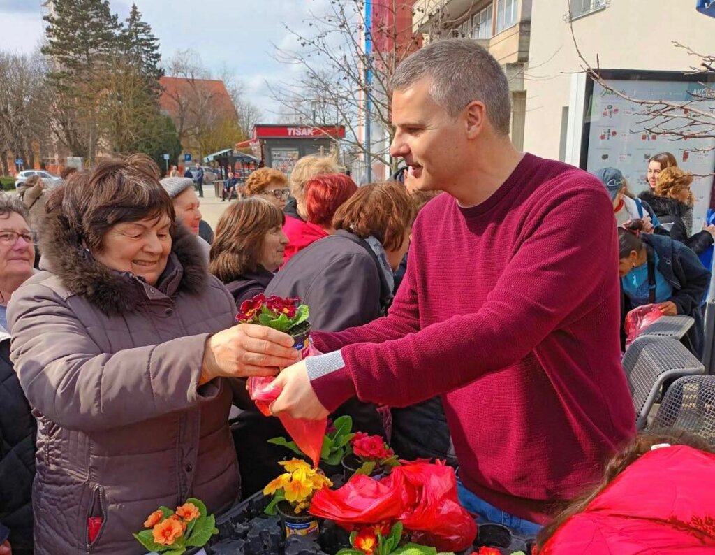 Međunarodni dan žena obilježen u Vrbovcu, Vrbovčankama podijeljeni jaglaci