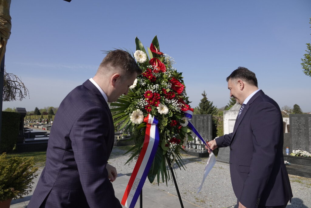 Đurđevac delegacija groblje1