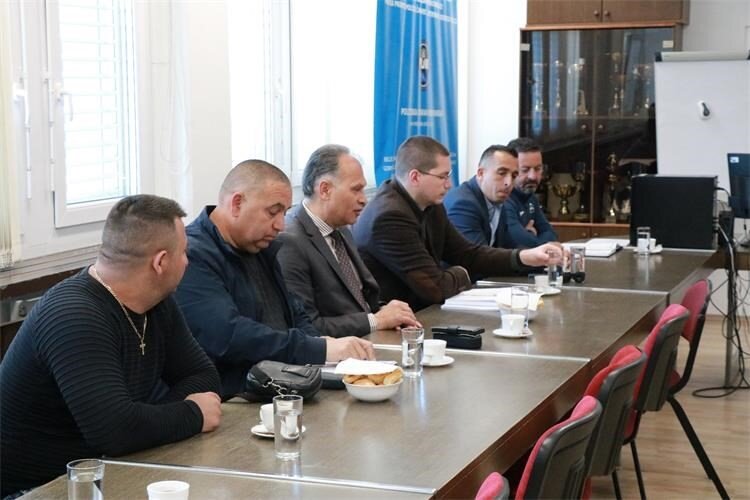 Održan sastanak o sigurnosti i javnom redu u romskim naseljima, sudjelovao i zastupnik Veljko Kajtazi