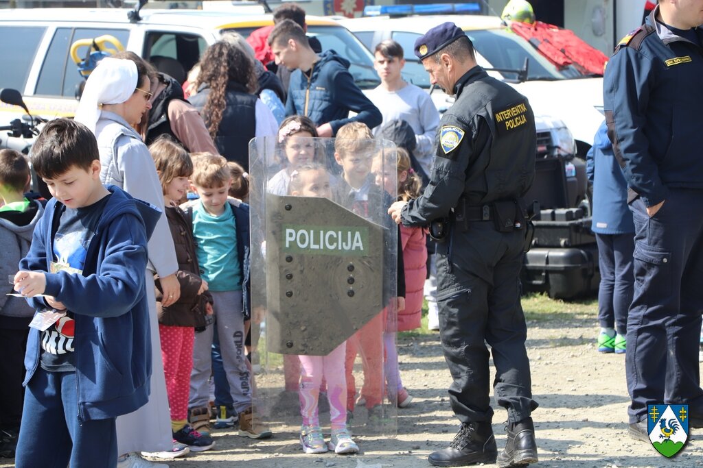 Tehnički zbor žurnih službi (71)