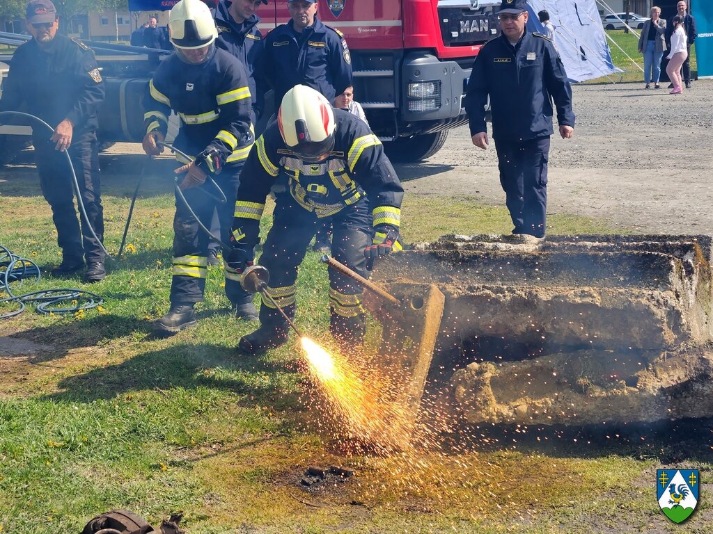 Tehnički zor žurnih službi - M (18)