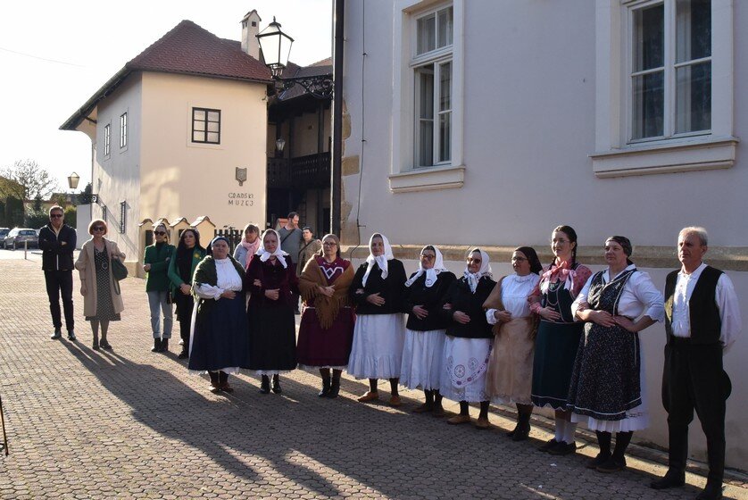 [FOTO/VIDEO] U prostoru Križevačkih štatuta otvorena izložba ‘Z babine kuhinje’