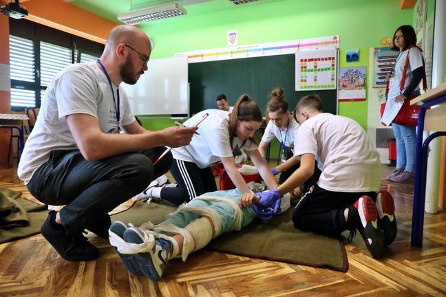 crveni_kriz_010423_autor_fotografije_drazen_kopac_3.jpg__648x432_q85_subsampling-2