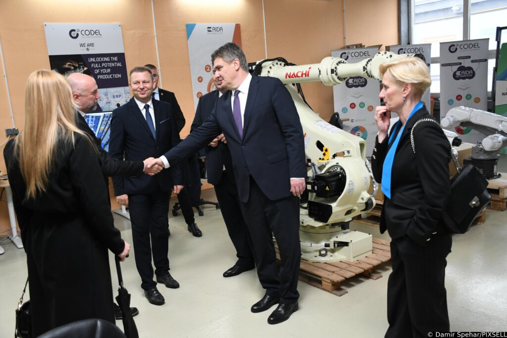 Predsjednik Milanović u Križevcima posjetio Zvjezdarnicu i Razvojni centar i tehnološki park