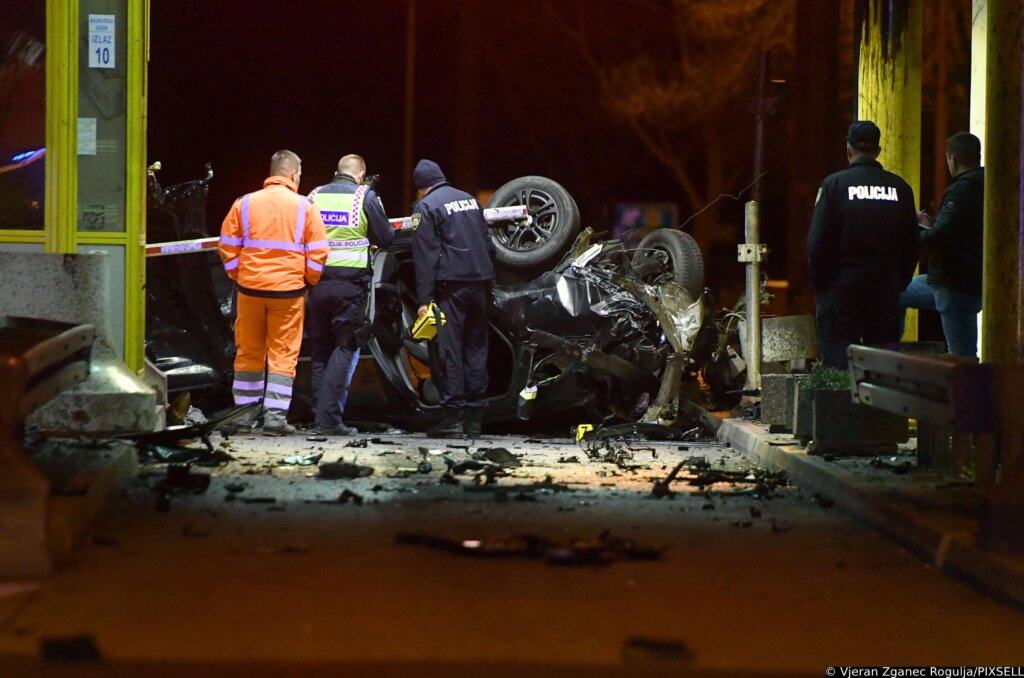 Varaždin: Vozač je automobilom udario u beton kod naplatne kućice Goričan i na mjestu poginuo