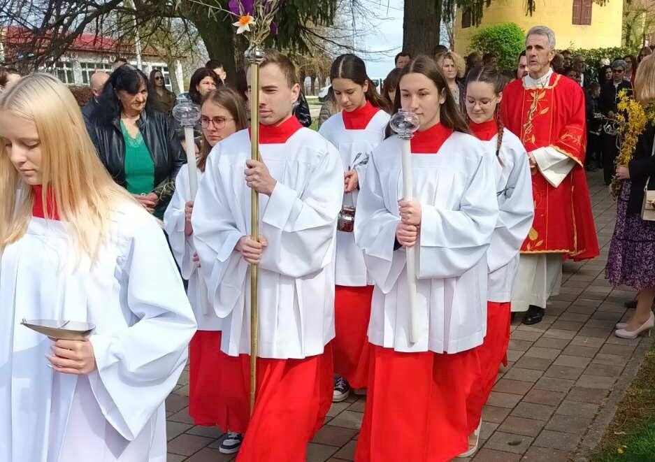 CVJETNICA U Vrbovcu održana procesija i svečano misno slavlje