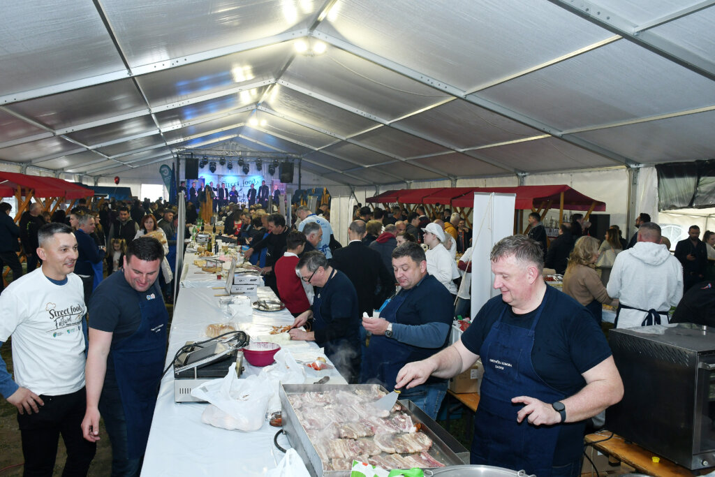 U Sisku održan “Treći obrtnički sajam & Street food festival”