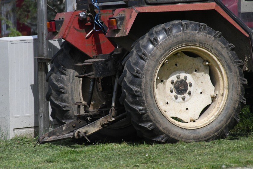 Lopov ukrao neregistrirani traktor