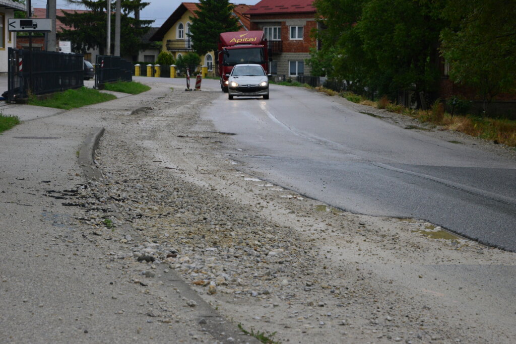 U Vrbovcu se saniraju ceste, ali stoje radovi na vodovodu i kanalizaciji