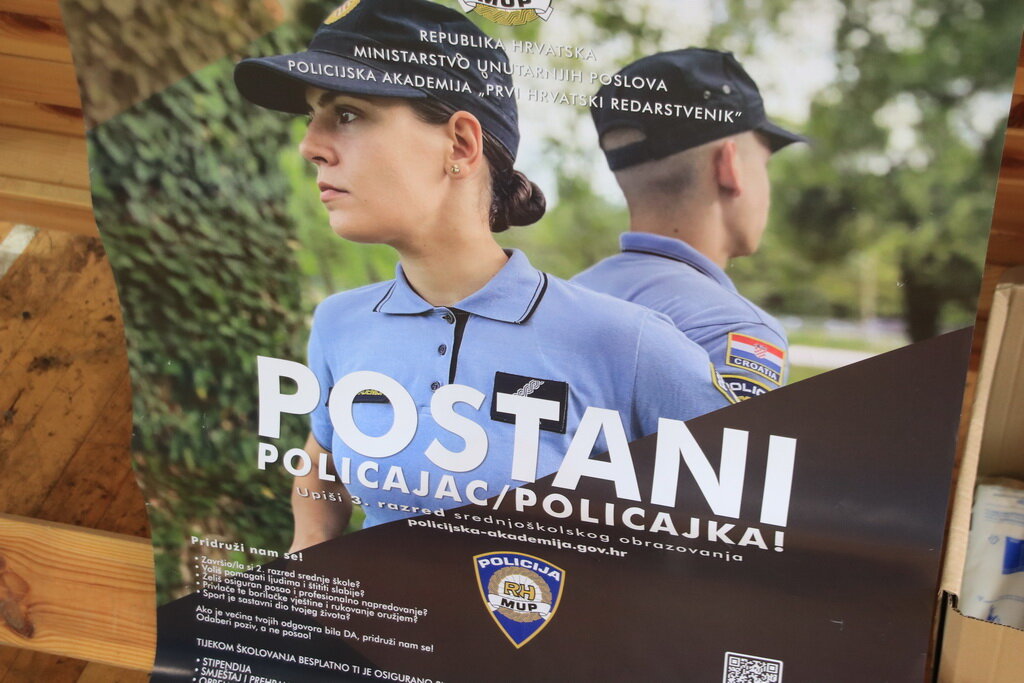 postani-policajac-09