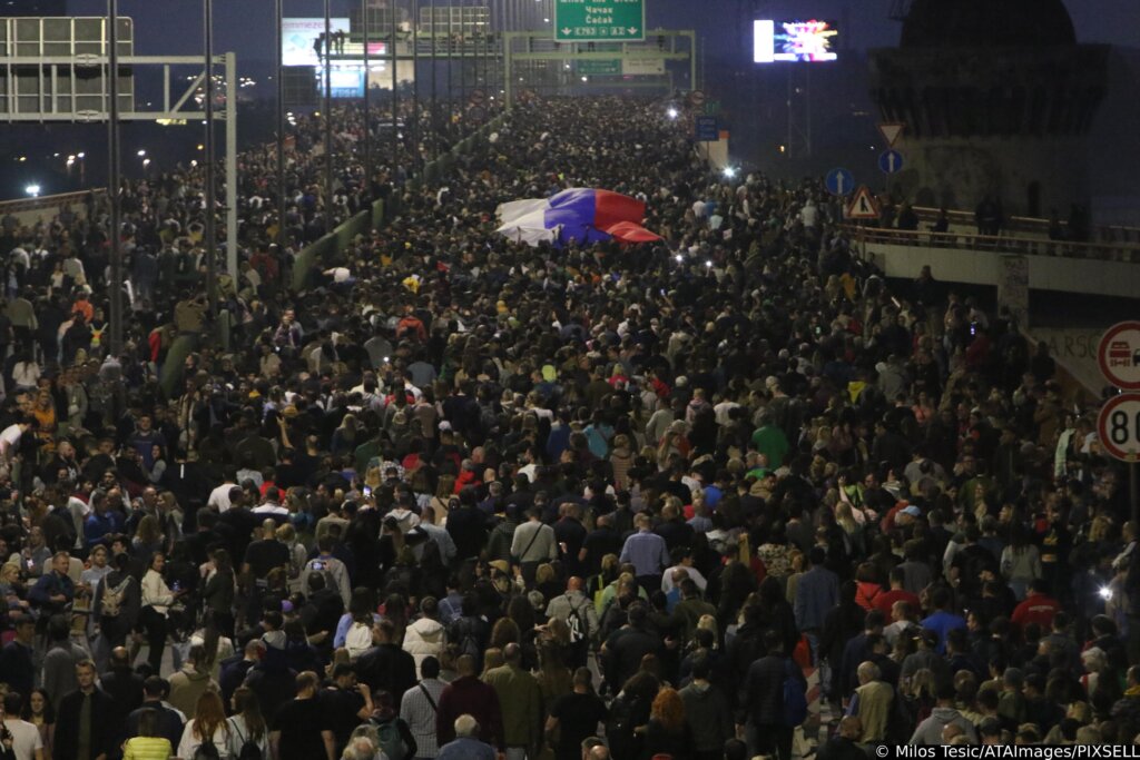 Deseci tisuća ljudi u blokadi Beograda, najuporniji prosvjednici i dalje na autocesti