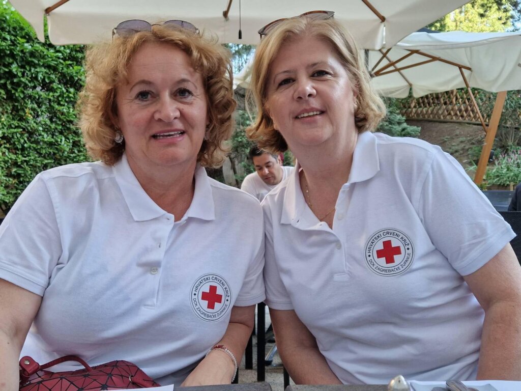 354733152_257759693606775_7203119010809970714_n