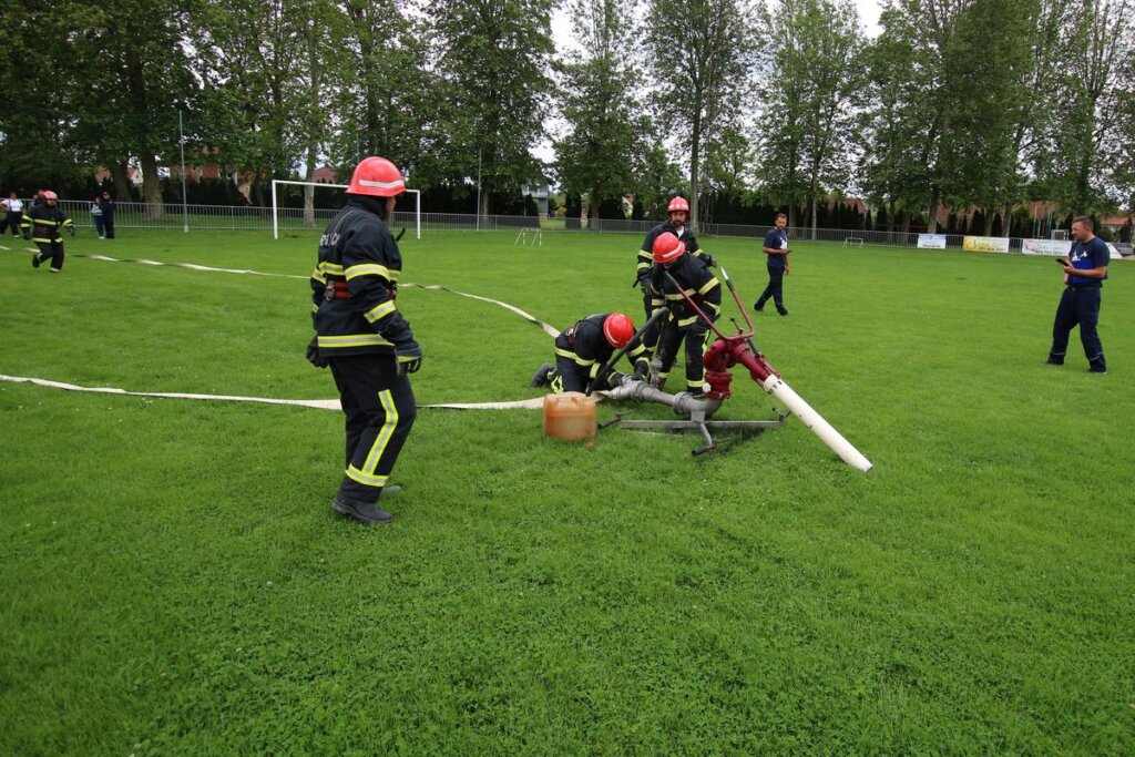 [FOTO] U Podravskim Sesvetama održano 10. Kup natjecanje operativnih vatrogasaca