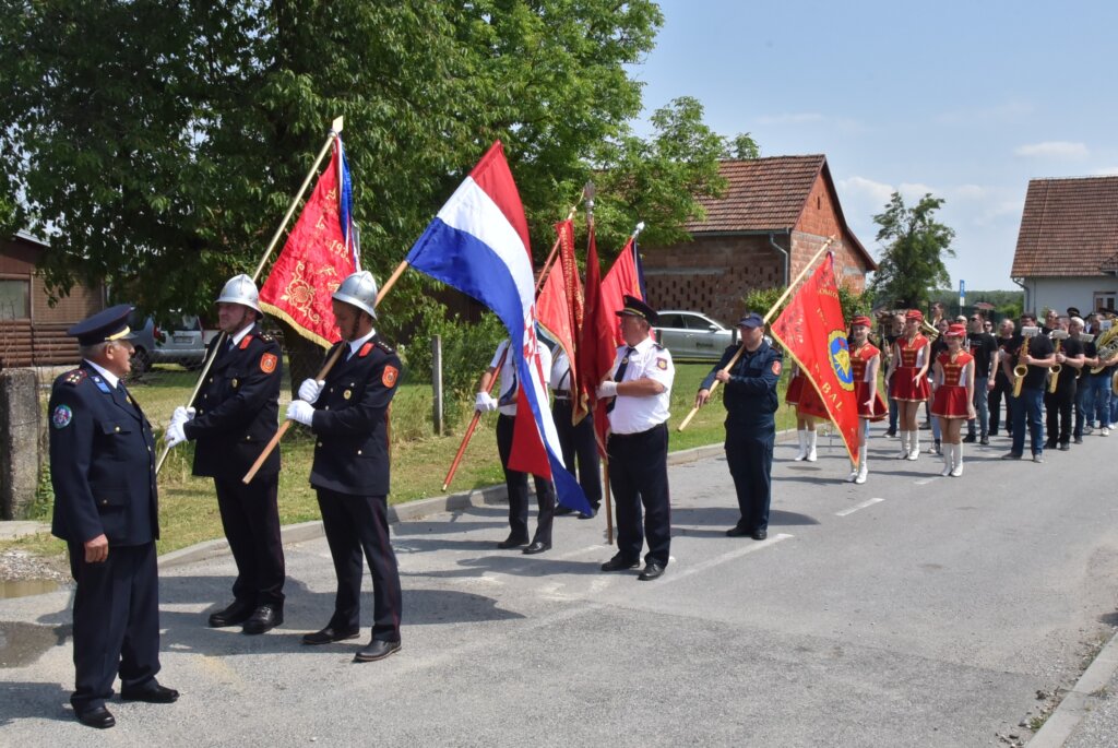 [FOTO/VIDEO] DVD Farkaševac mimohodom i svečanom sjednicom proslavio devet desetljeća postojanja