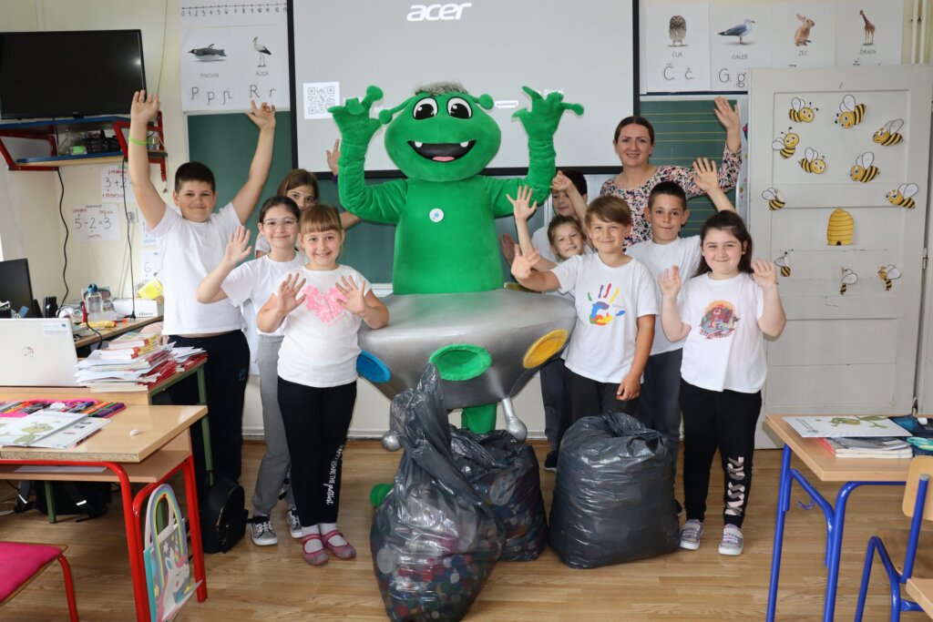 Škole u općini Legrad sakupile 120 kilograma plastičnih čepova, posjetio ih Mirko Reciklirko