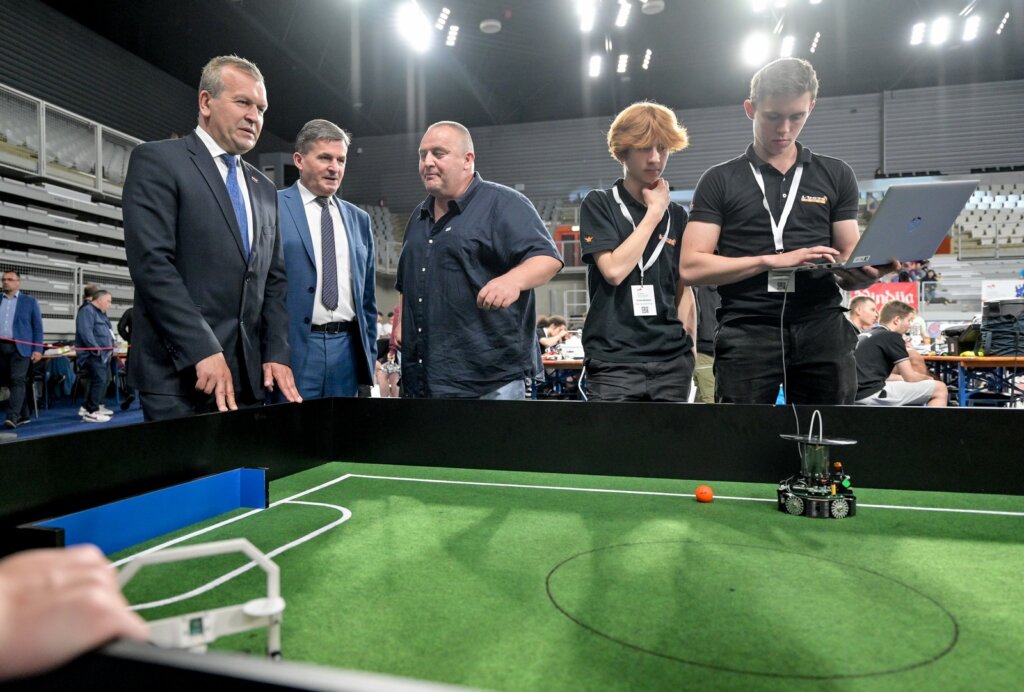 [FOTO] U iduća četiri dana Varaždin i Varaždinska županija europski su centar natjecanja u robotici
