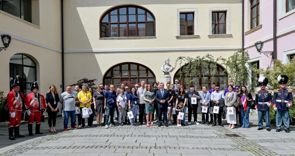 [FOTO] Održan prijem za mentore – sudionike europskog natjecanja iz robotike u Varaždinskoj županiji