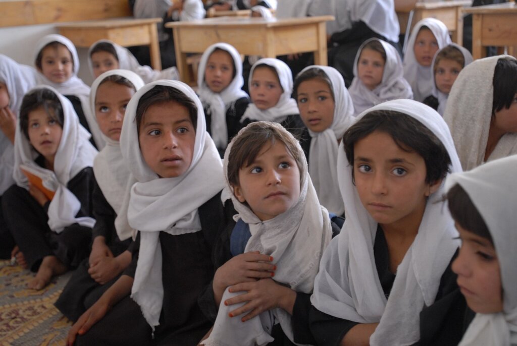 Šezdeset afganistanskih djevojčica završilo u bolnici zbog trovanja u školi