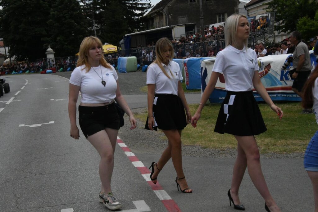 hostese monte carlo (4)