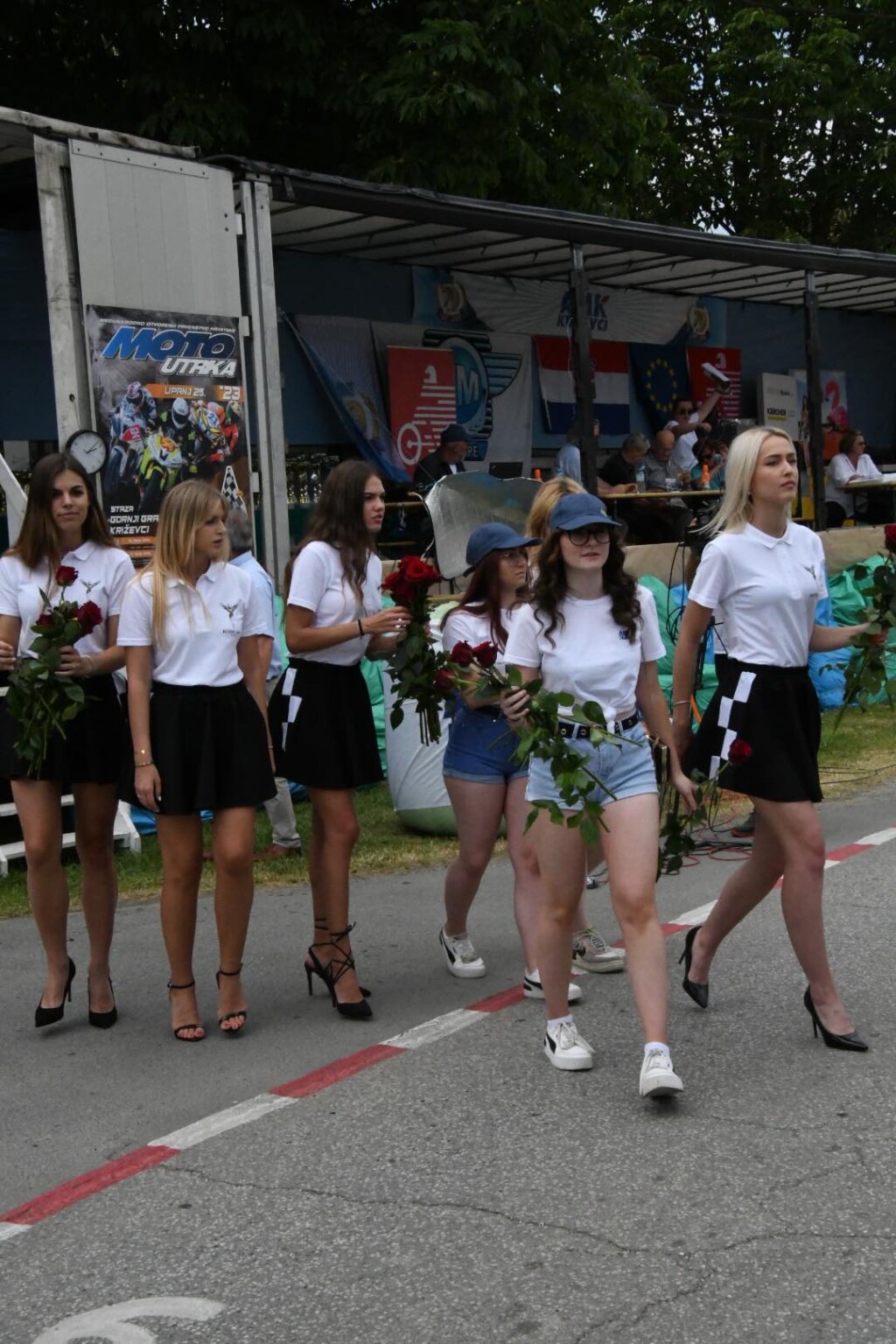 hostese monte carlo (7)