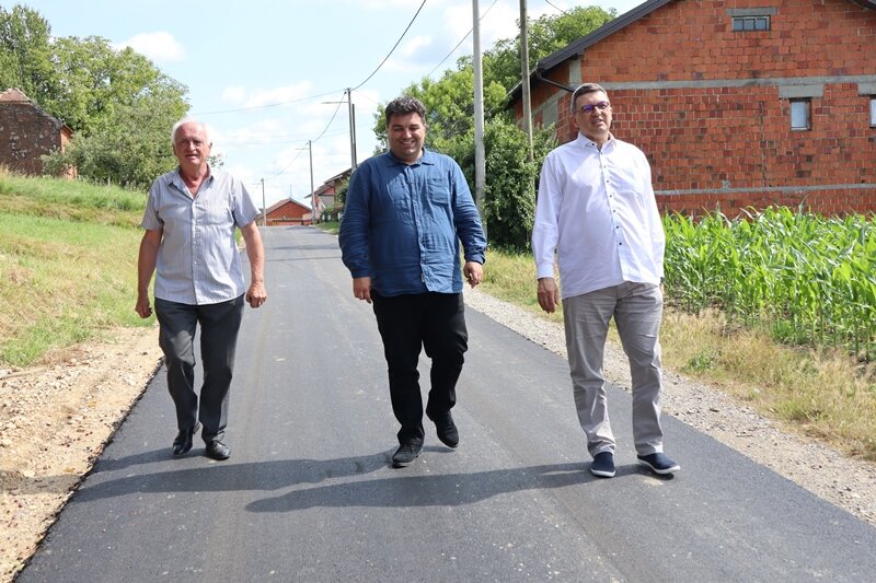 Završili radovi na saniranju ceste u naselju Ivanec Križevački 