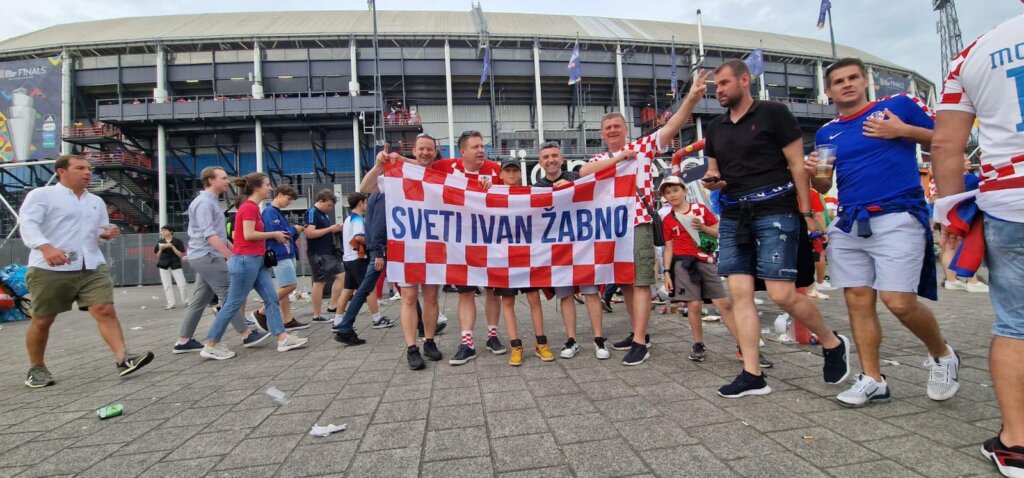 FINALE LIGE NACIJA Poznati sastavi, hrvatski navijači velika podrška “Vatrenima”