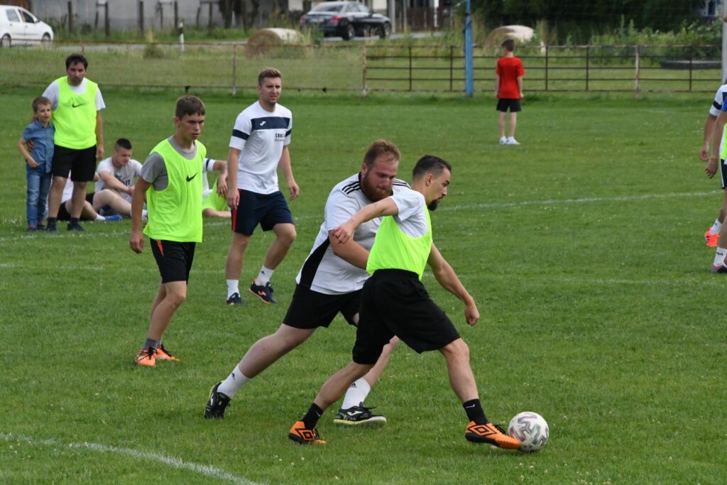 [FOTO] Majstori malog nogometa okupili se u Svetom Ivanu Žabnu