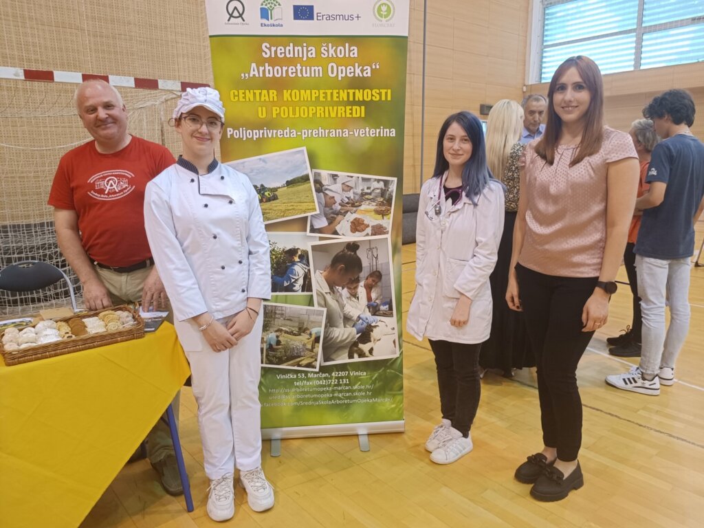 [FOTO] Kampanja “Odaberi svoju školu“ stvorila gužvu na štandovima 17 srednjih škola iz Varaždinske županije 