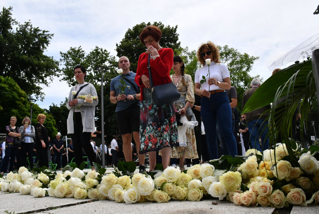 Slavonski Brod: 21. Susret Sje​ćanja Na Poginulu Djecu U Domovinskom Ratu "mali Kri​ž​ Velika ​ž​rtva"​