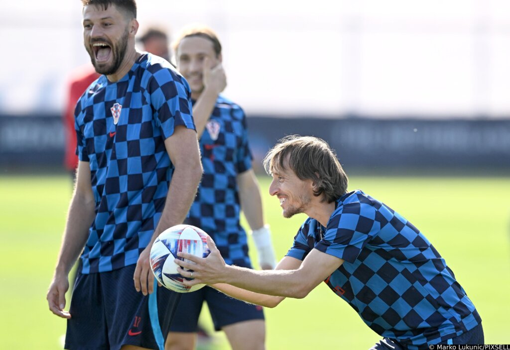 “Vatreni” trenirali u Rotterdamu, “Oranje” u Zeistu