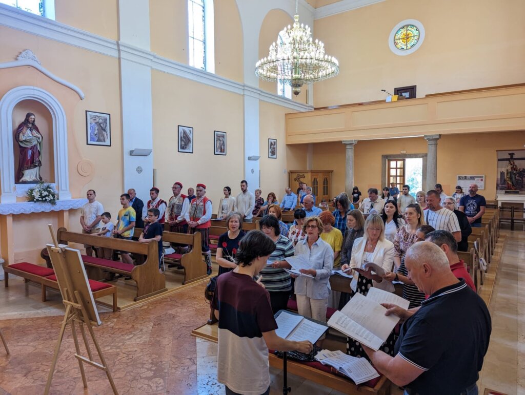 Grkokatolici u Vrlici proslavili Presvetu Trojicu uz zemne ostatke sv. Nikole biskupa
