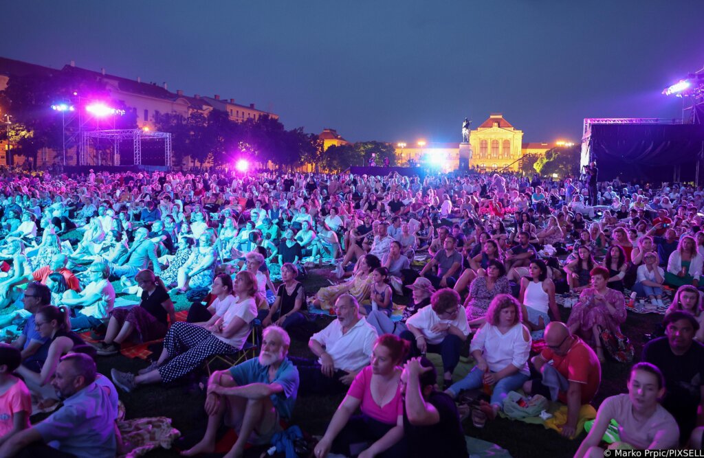 Zagreb: Festival Zagreb Classic na Trgu kralja Tomislava počeo koncertom “San ljetne noći”