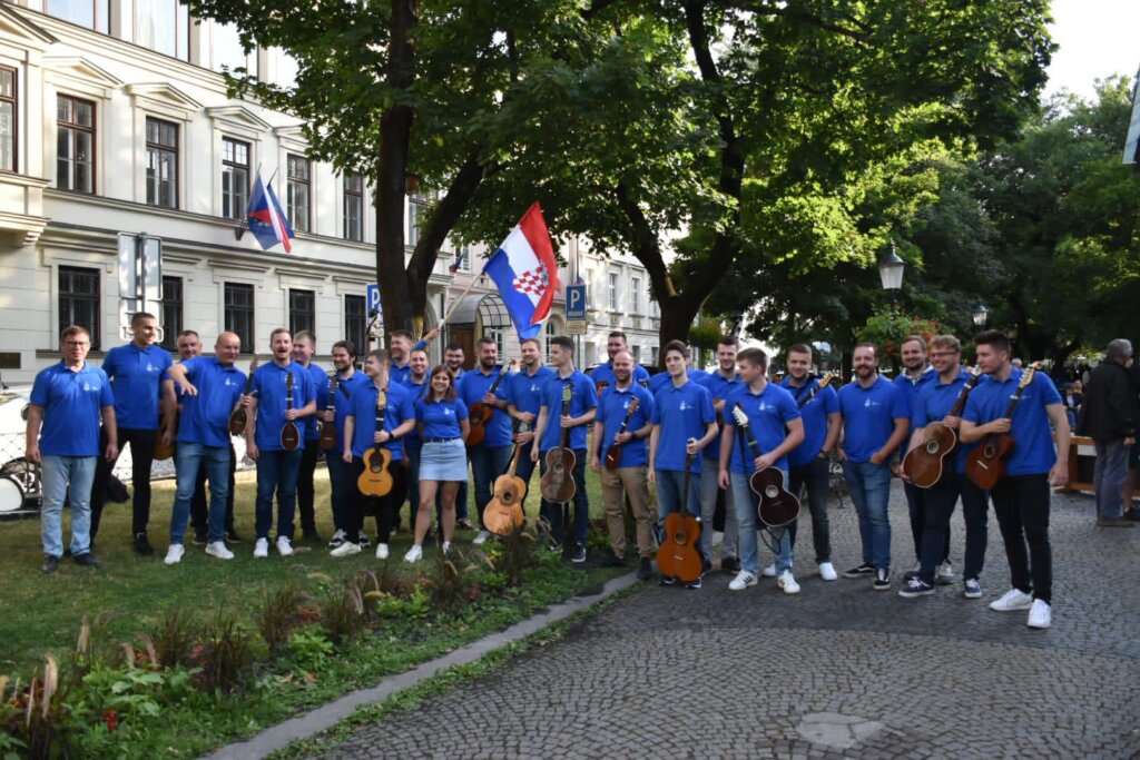 Gradski tamburaški orkestar Križevci osvojio zlatnu plaketu i Grand Prix na festivalu u Bratislavi