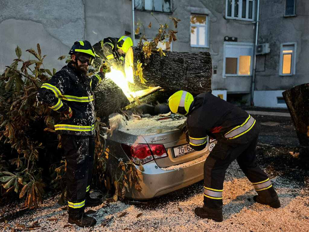 U Zagrebu od prekjučer zaprimljeno više od 2.000 prijava šteta