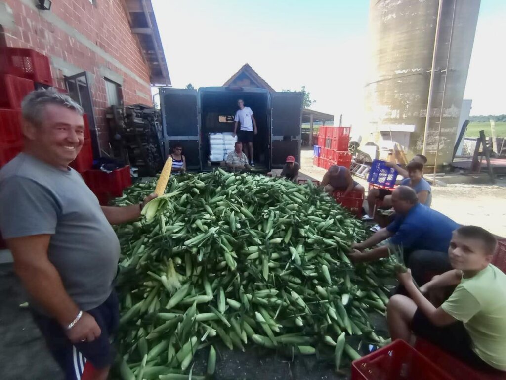 364230409_1943465699380414_214096457822278453_n